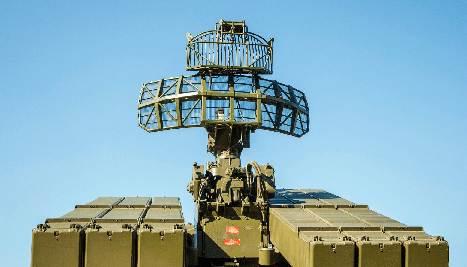 The Power Behind the Signal: A Deep Dive into High Power RF Amplifiers for Defense Applications